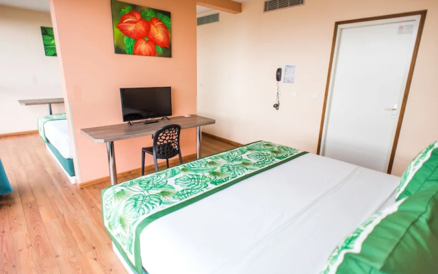 Tiki Hotel - Hospitality School of Tahiti