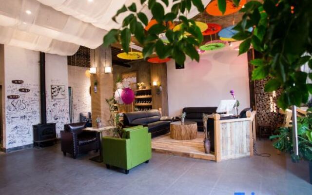 Wuhuatang Boutique Hostel