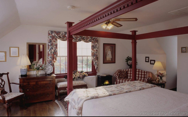 Cedars of Williamsburg Bed & Breakfast
