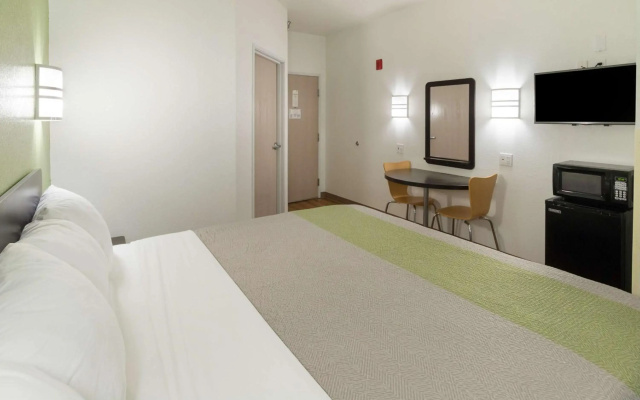 Motel 6 Hillsboro, TX