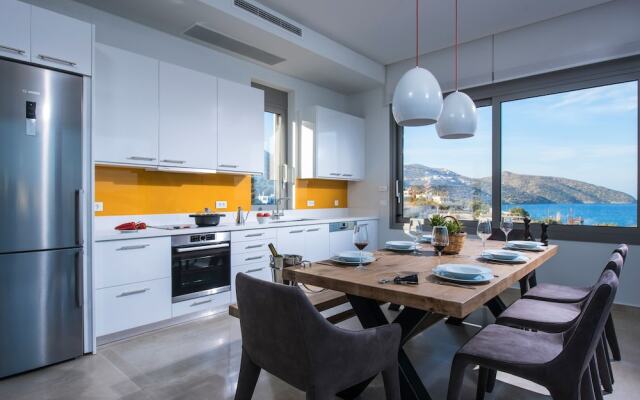 Luxury Villa With Stunning Views in Agios Nikolaos