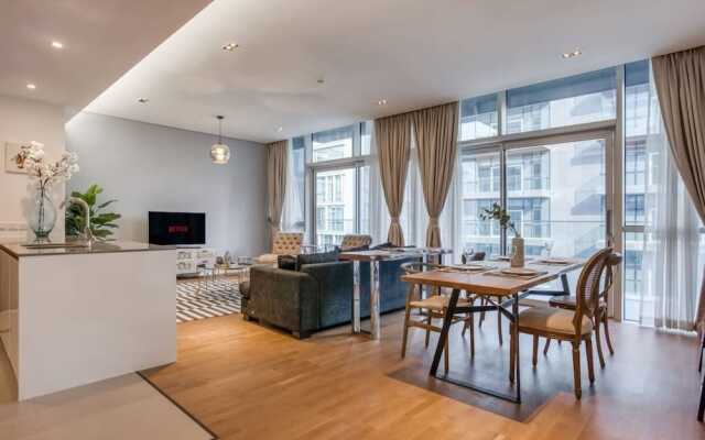 Luxurious, Vast & Airy Apartment in City Walk