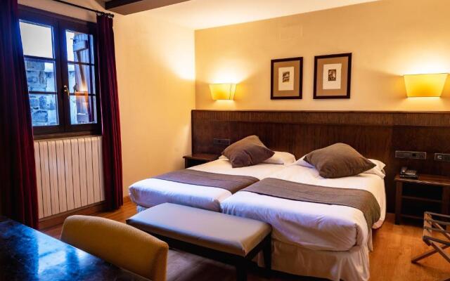 Hotel Valle De Izas
