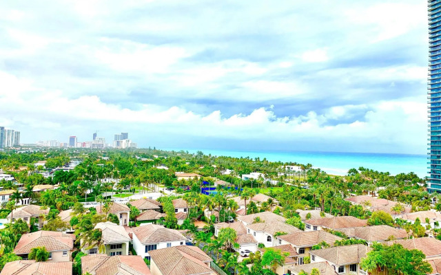 Sunny Miami Vacation