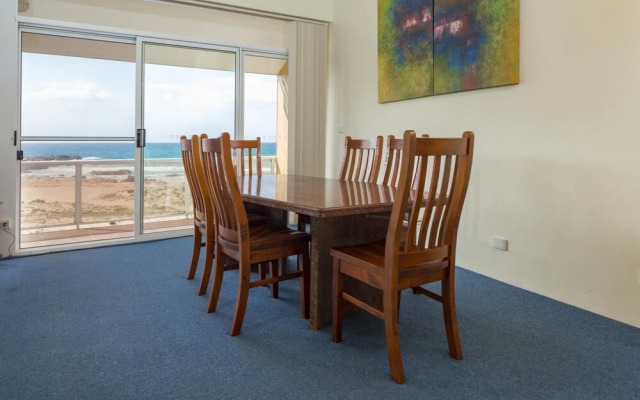 Retreat Beside The Beach - Unit Five