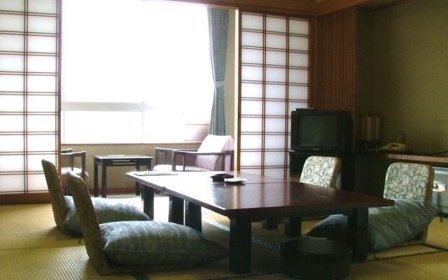 Enakyo Grand Hotel – Guest Rooms – Ena