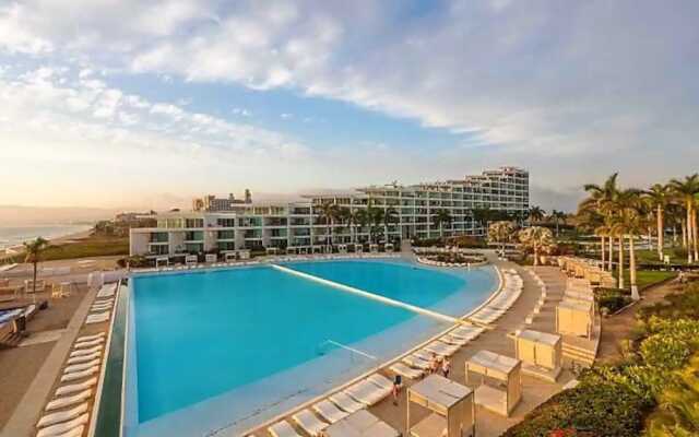 Condo Flamingo  By Trvl2Hm