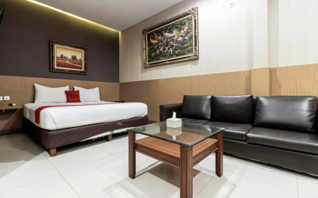 RedDoorz Plus @ Tuparev Cirebon