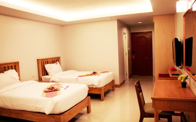 Thatphanom River View Hotel