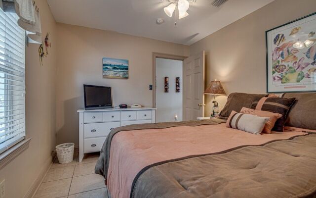 The Pelican by RedAwning