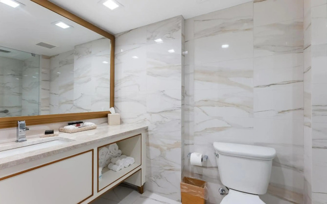 La Mer Beachfront Resort