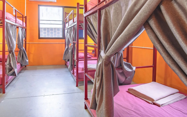 OYO 586 I Hostel Phuket
