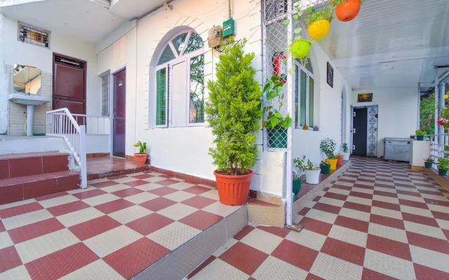 FabHotel Golden Oak Villa