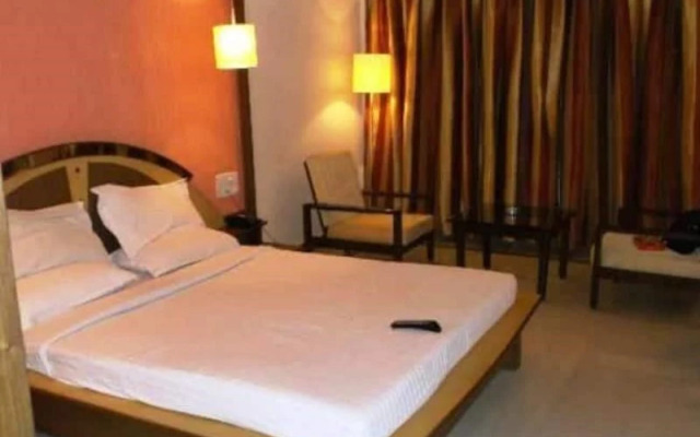 Hotel Ishwarya Grand