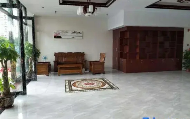 Kaixuan Business Hotel (Danzhou Nada)