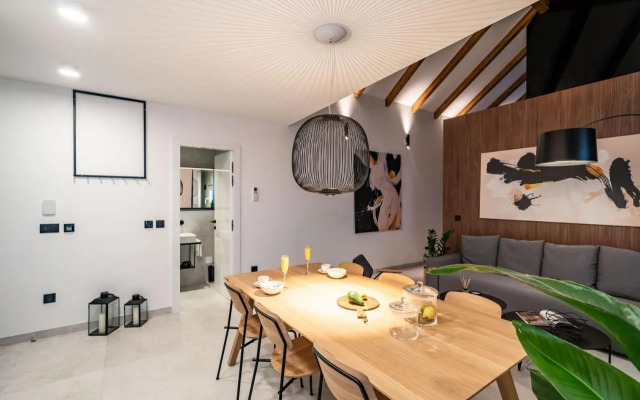 Agape Suite Old Town-Luxury Two Bedroom Apartment