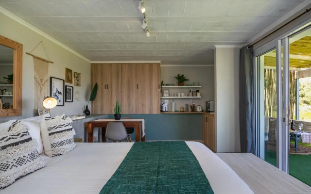 Wildlife Retreat on a Wine-Farm