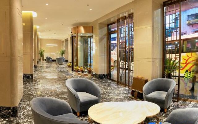 Yijin Meiyi Hotel (Yichang Binjiang Park CBD Shopping Center)