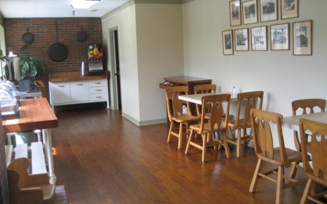 The Historic Gatlinburg Inn