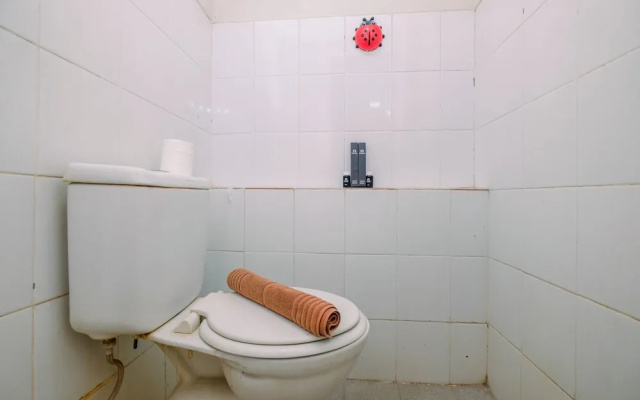 Strategic and Homey 1BR Kalibata City Apartment – Bathroom – Jakarta