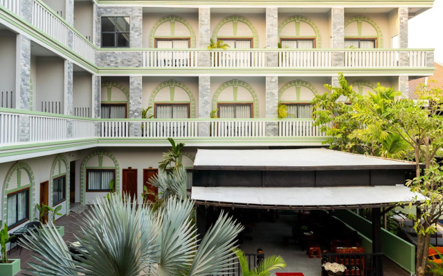 Reveal Courtyard in Reveal Angkor