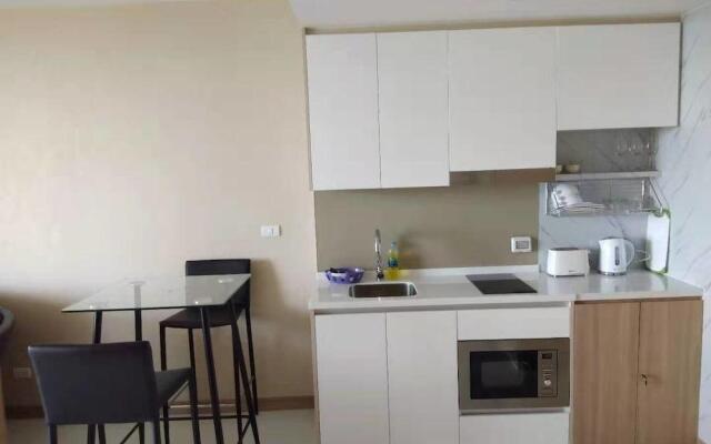 The Riviera Wongamat Hong Apartment