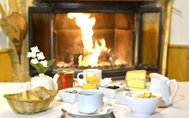 Logis Hôtel Les Bruyères