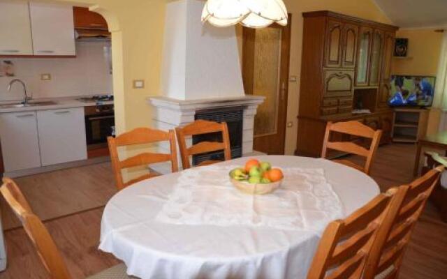 Holiday home in Tinjan/Istrien 10008