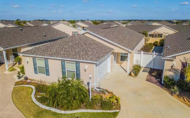 Amber Court 871 by White Pelican VR