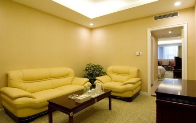 Universal House Golden Gulf Hotel