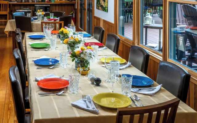 Bent Creek Lodge Bed & Breakfast