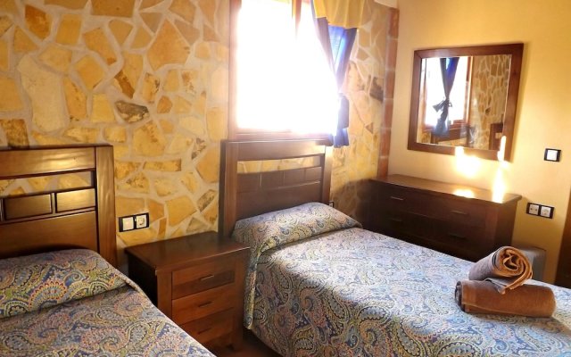 Villa With 5 Bedrooms in La Guardia de Jaen, With Wonderful Mountain V