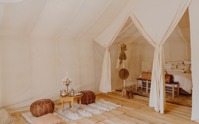 Umnya Dune Camp