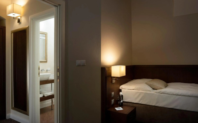 Hotel Ambassador