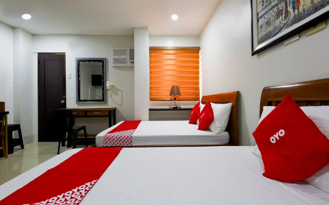 OYO 793 Dg Budget Hotel