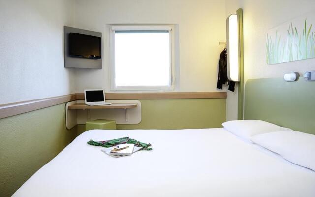 ibis budget Courbevoie Paris la Defense 1