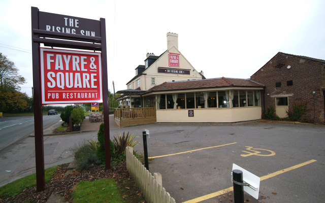 Macclesfield South West hotel