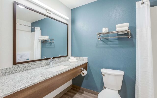 WoodSpring Suites Detroit Farmington Hills