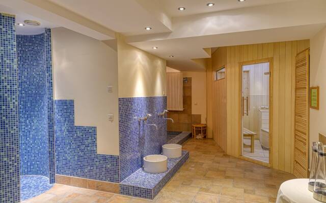 HOTEL alter Landsitz