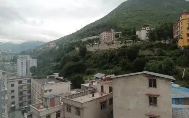 Kangding Light and Shadow Hotel