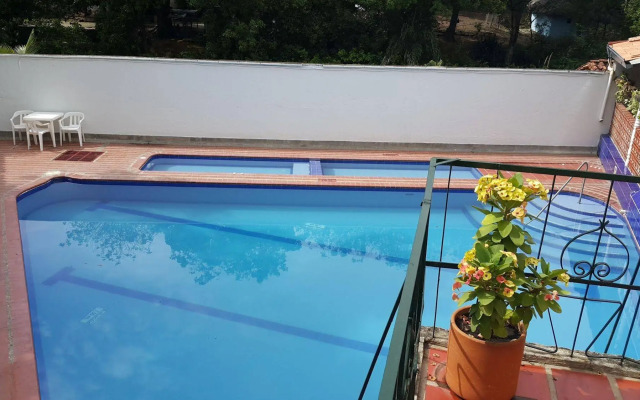 Hotel La Casa Amarela