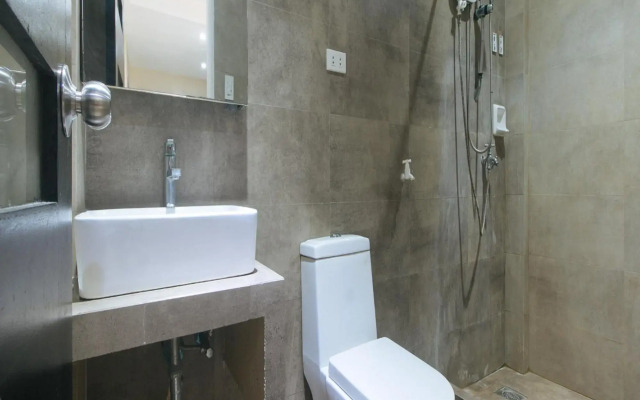 RedDoorz @ Grand Apartelle Hernan Cortes Cebu