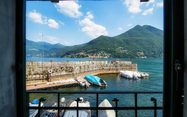 Acqua - by MyHomeinComo