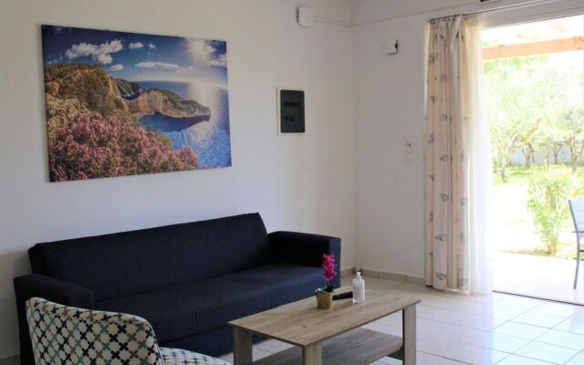 "kalamaki Plaza Apartments ''tzante''"