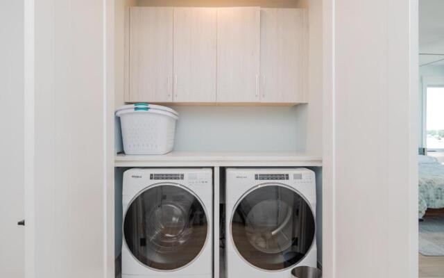 Golden Hour by Oak Island Accommodations