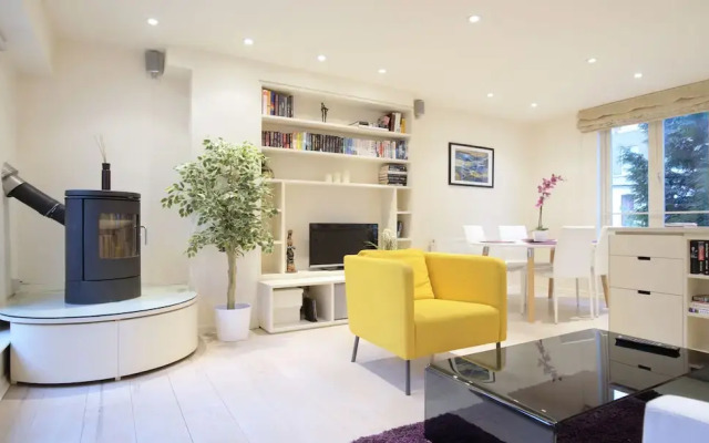 2 Bed Terrace Apartment in Notting Hill