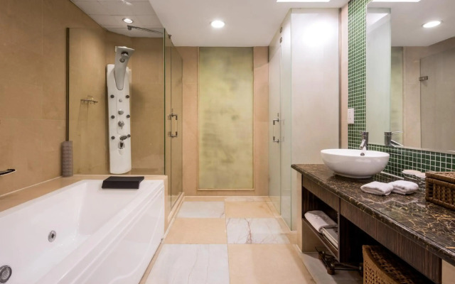 Asia International Hotel Guangzhou - Overseas Buyer Registration Services in Hotel & Free Shuttle between Hotel and Exhibition Center during Canton Fair