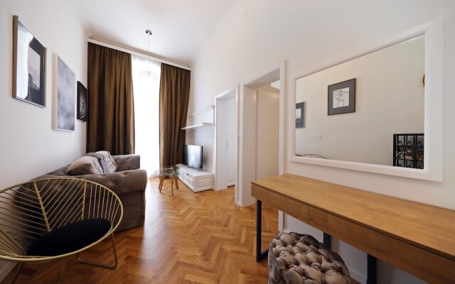 Zagreb IN Central Square Apartment