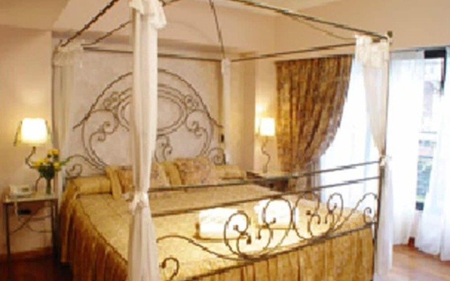 Reina Victoria Suites & Towers