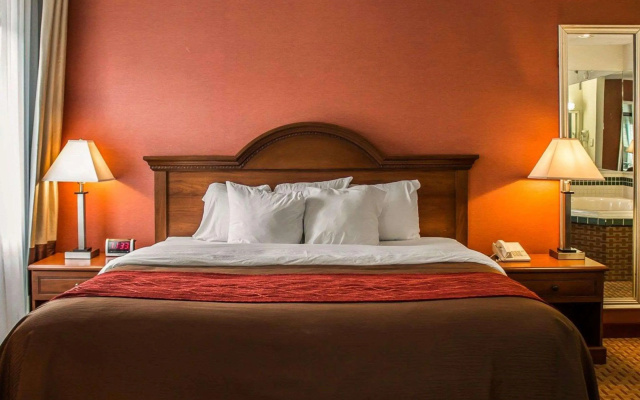 Quality Inn East Liverpool - Calcutta
